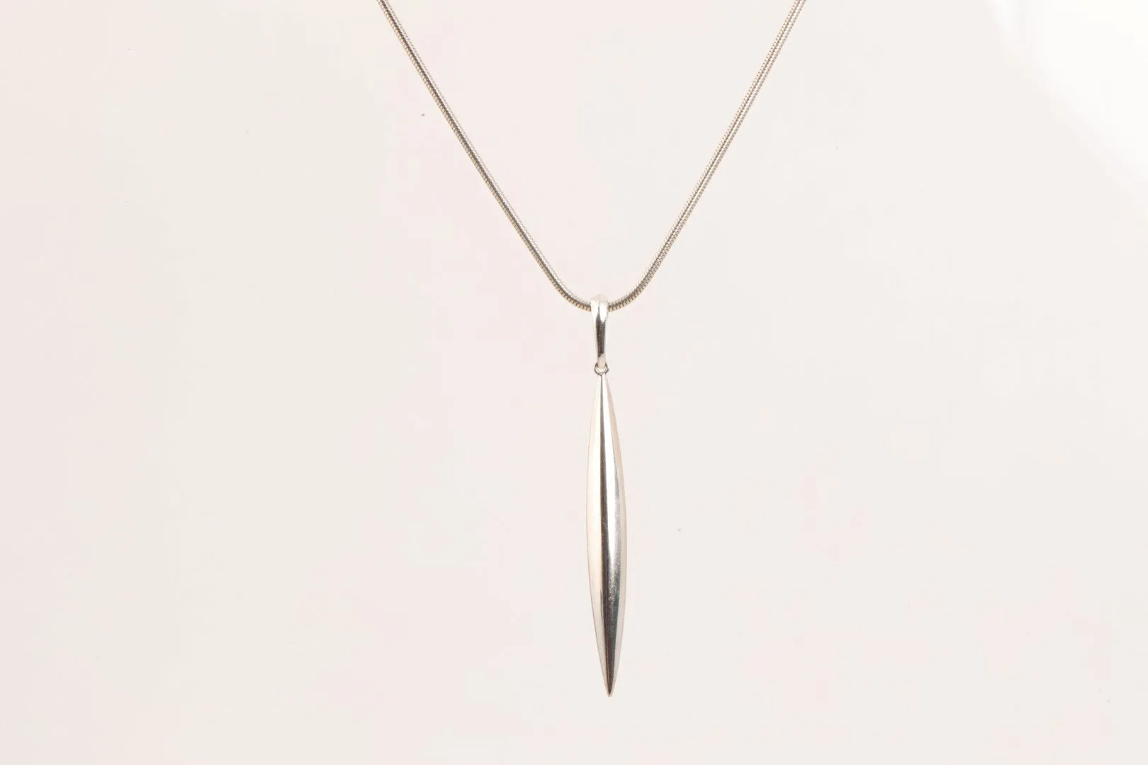 20.5" Tiffany & Co. 18k White Gold Feather Necklace (11.22g.)