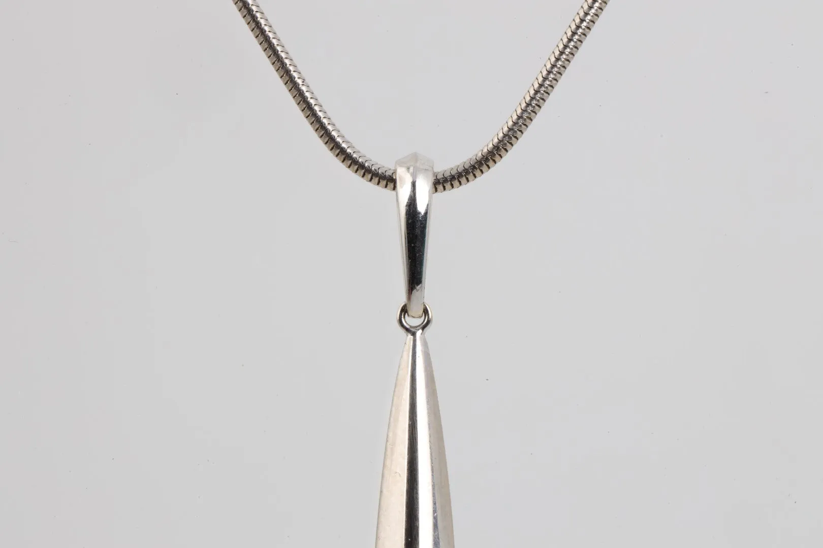 20.5" Tiffany & Co. 18k White Gold Feather Necklace (11.22g.)