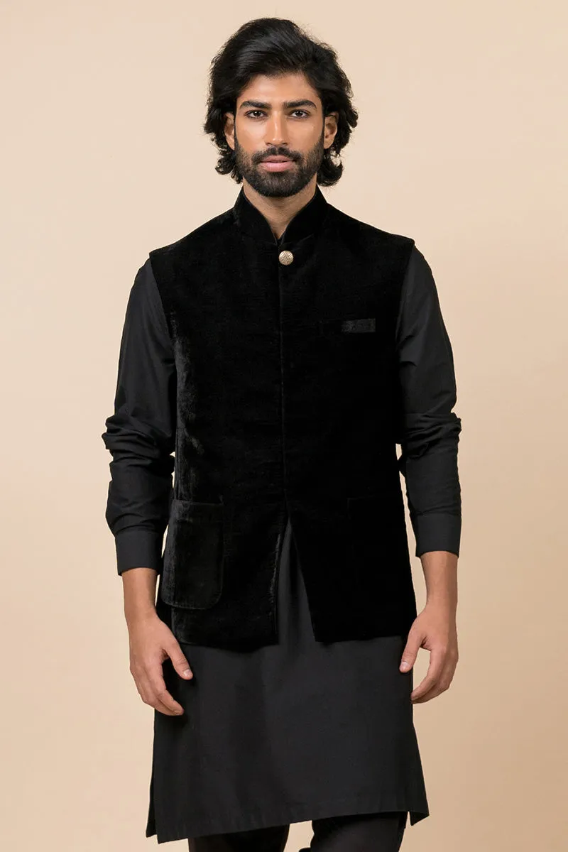 Classic Kurta Bundi Set In Velvet