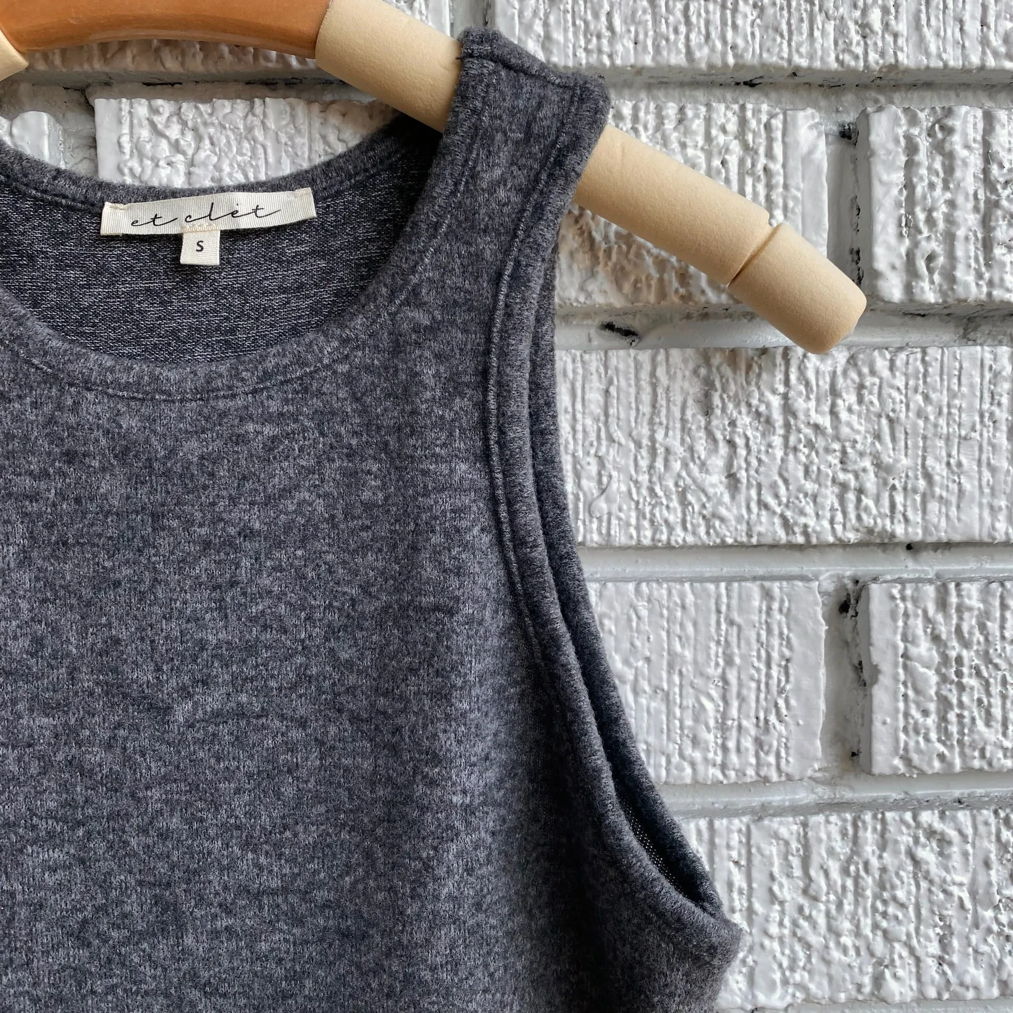 PEBBLE Tank Top