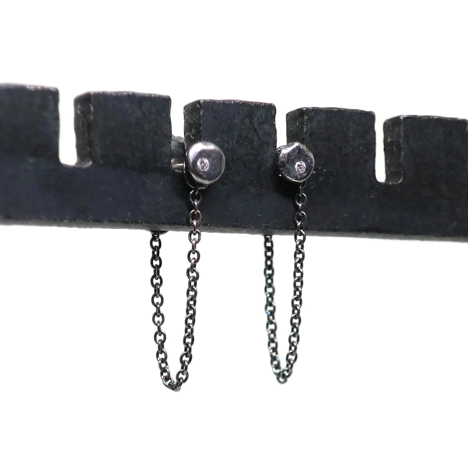 Sand Chain Studs