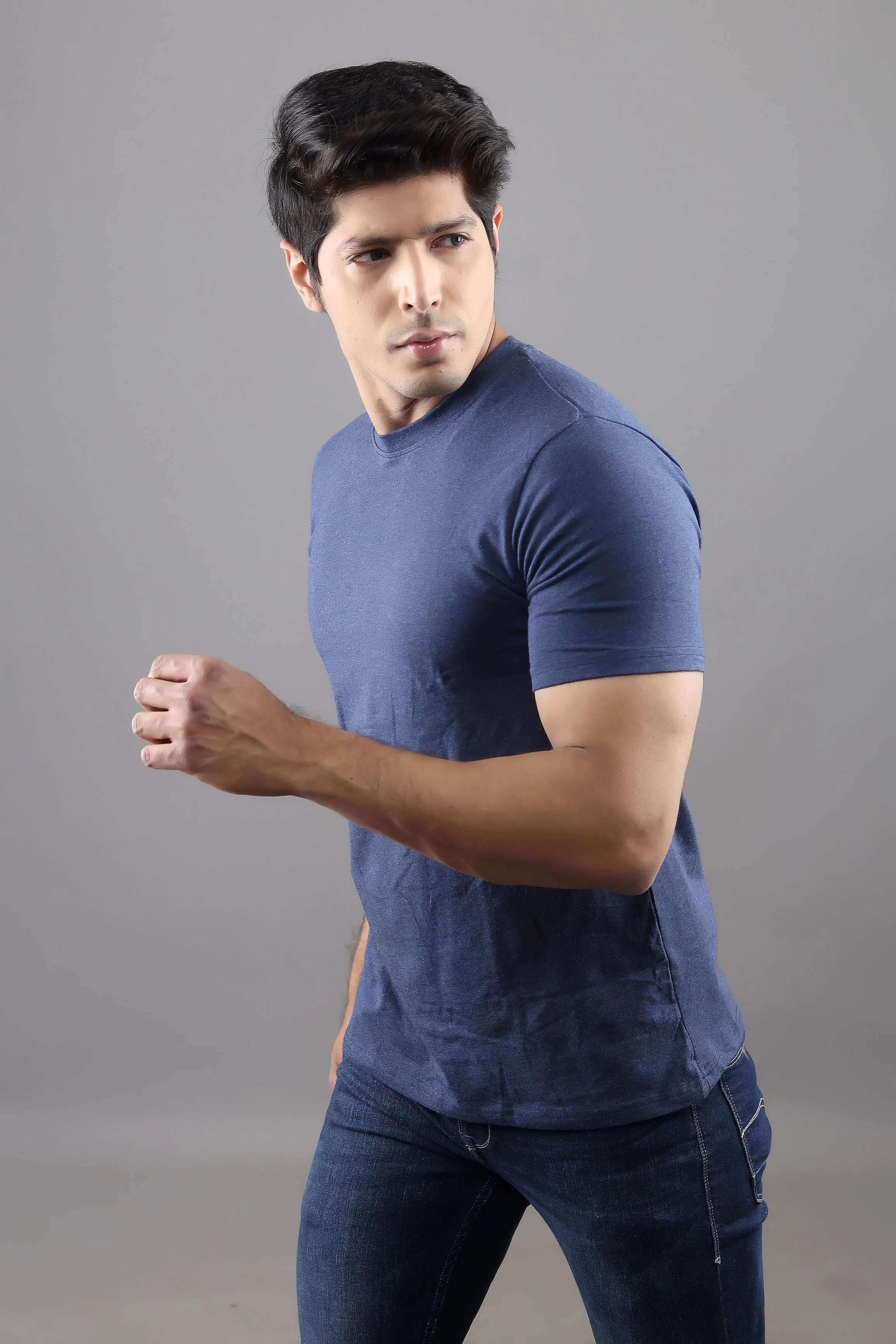 T-shirt - Men Navy Blue Solid Round Neck Pure Cotton